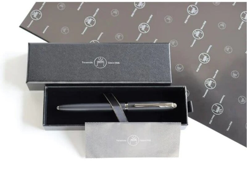 (NEW ARRIVAL) Teranishi Guitar Fountain Pen - Black