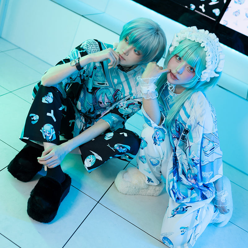 (NEW ARRIVAL) ACDC RAG × Hatsune Miku – Huge T-Shirt