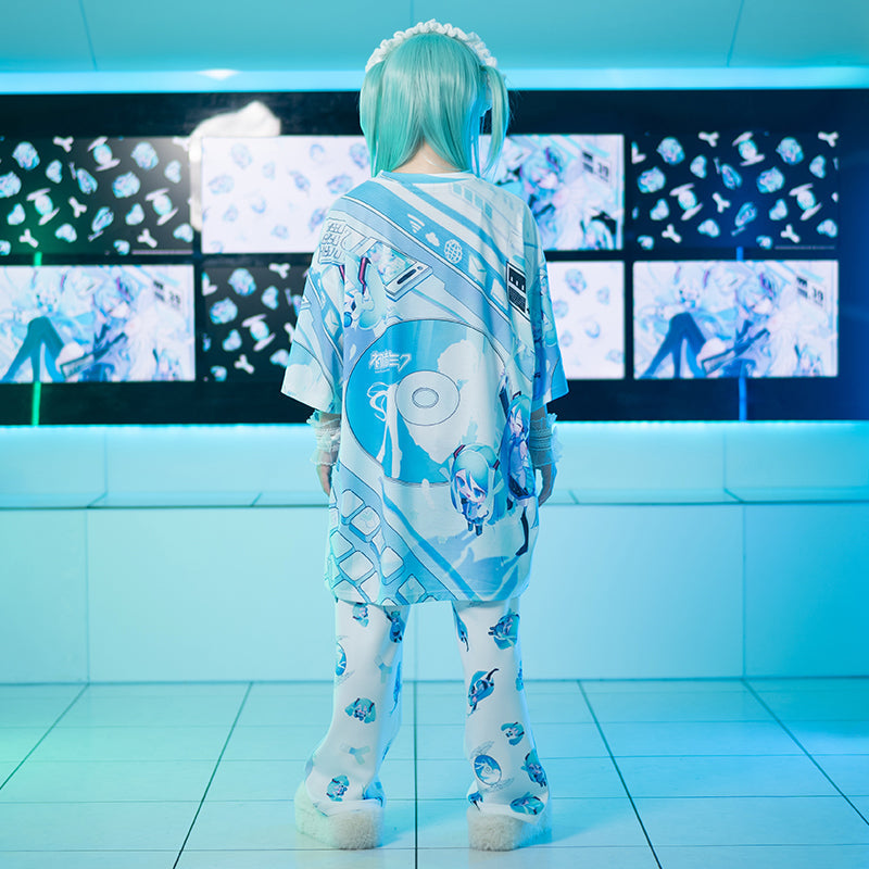 (NEW ARRIVAL) ACDC RAG × Hatsune Miku – Huge T-Shirt
