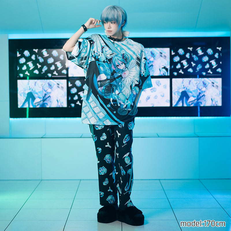 (NEW ARRIVAL) ACDC RAG × Hatsune Miku – Huge T-Shirt
