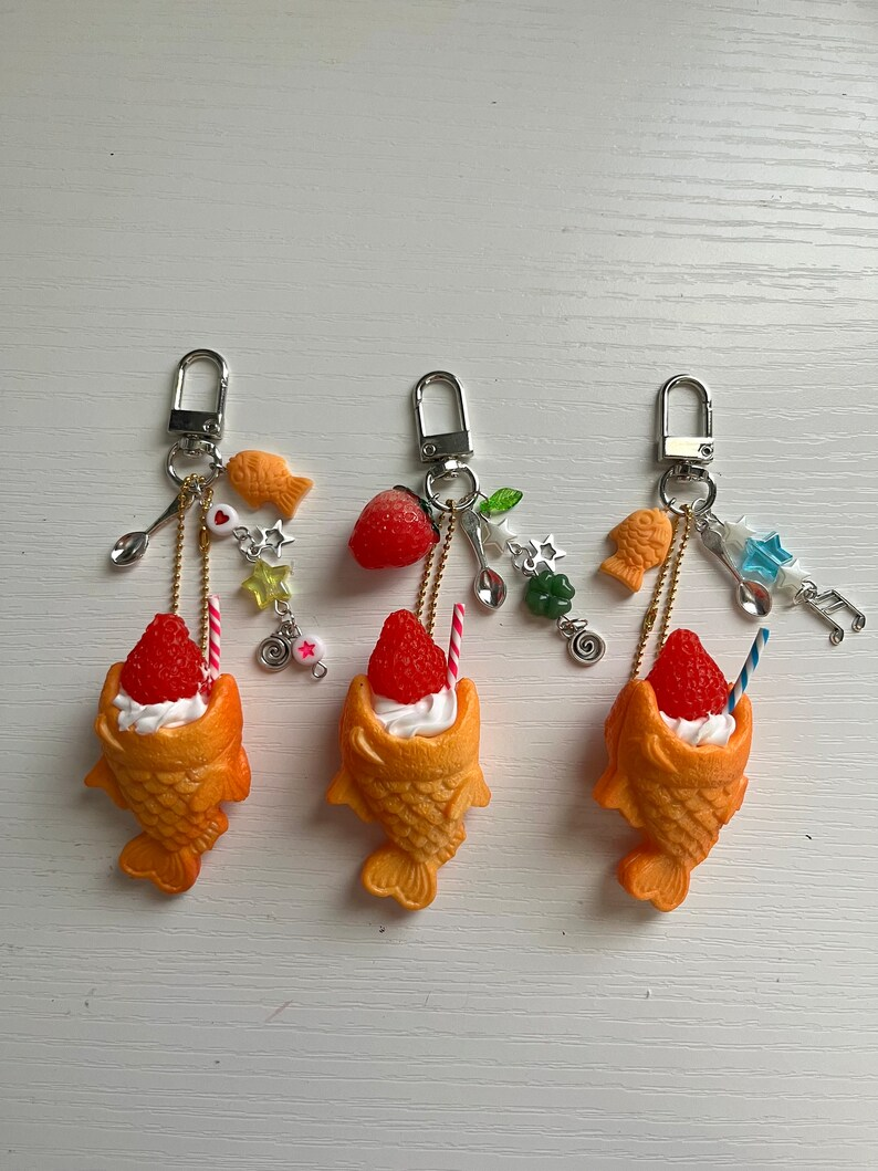 Taiyaki Dessert Keychain Charm β Strawberry Cream Delight ππβ¨