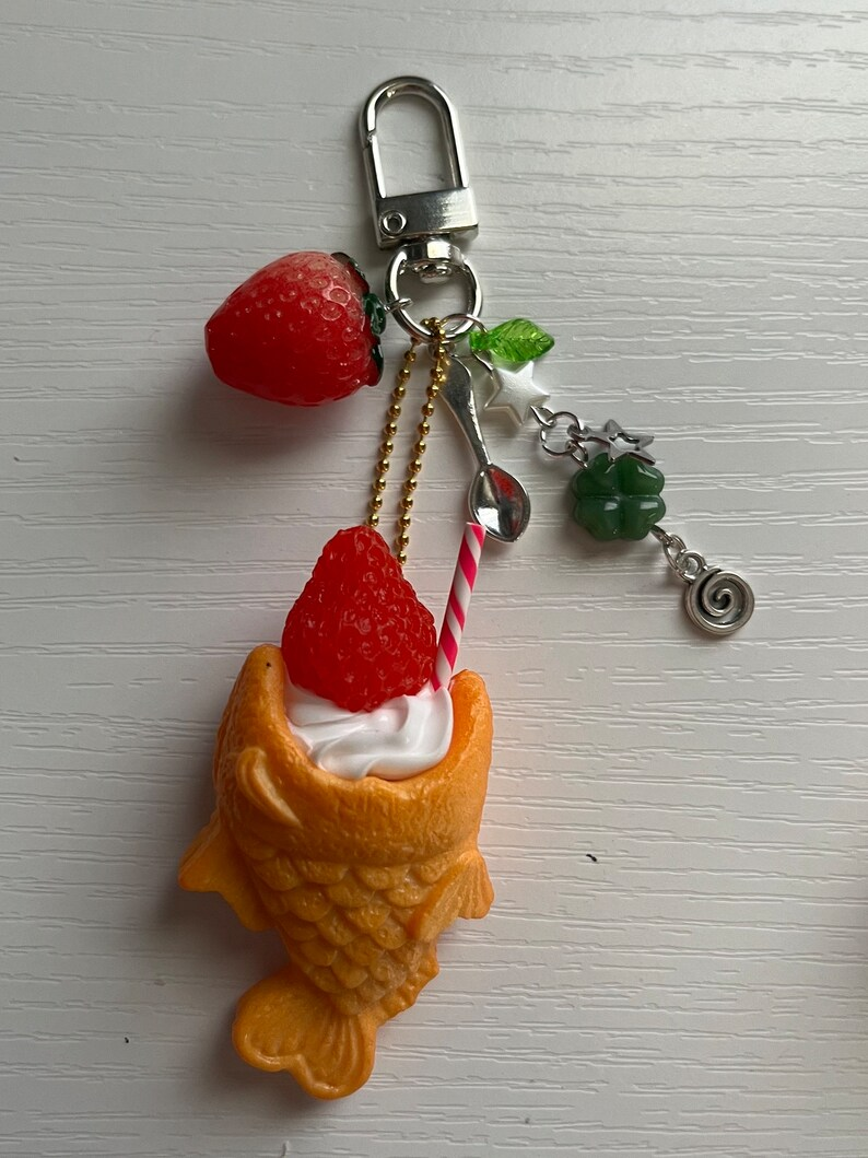Taiyaki Dessert Keychain Charm β Strawberry Cream Delight ππβ¨