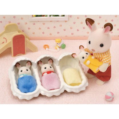 Calico Critters - Triplets Care Set