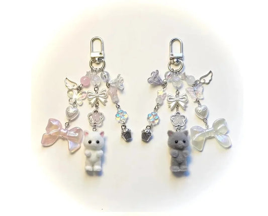 Angelic Coquette Cat Keychain – 10cm Aesthetic Fuzzy Cat Charm for Bags & Keys