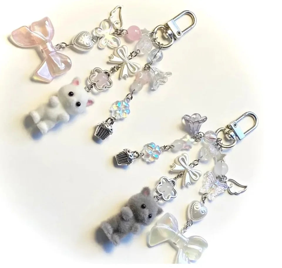 Angelic Coquette Cat Keychain – 10cm Aesthetic Fuzzy Cat Charm for Bags & Keys